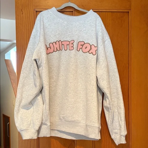 White Fox Gray Sweatshirt M/L - Picture 1 of 3